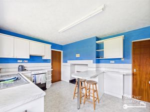 Kitchen/Breakfast Room- click for photo gallery
